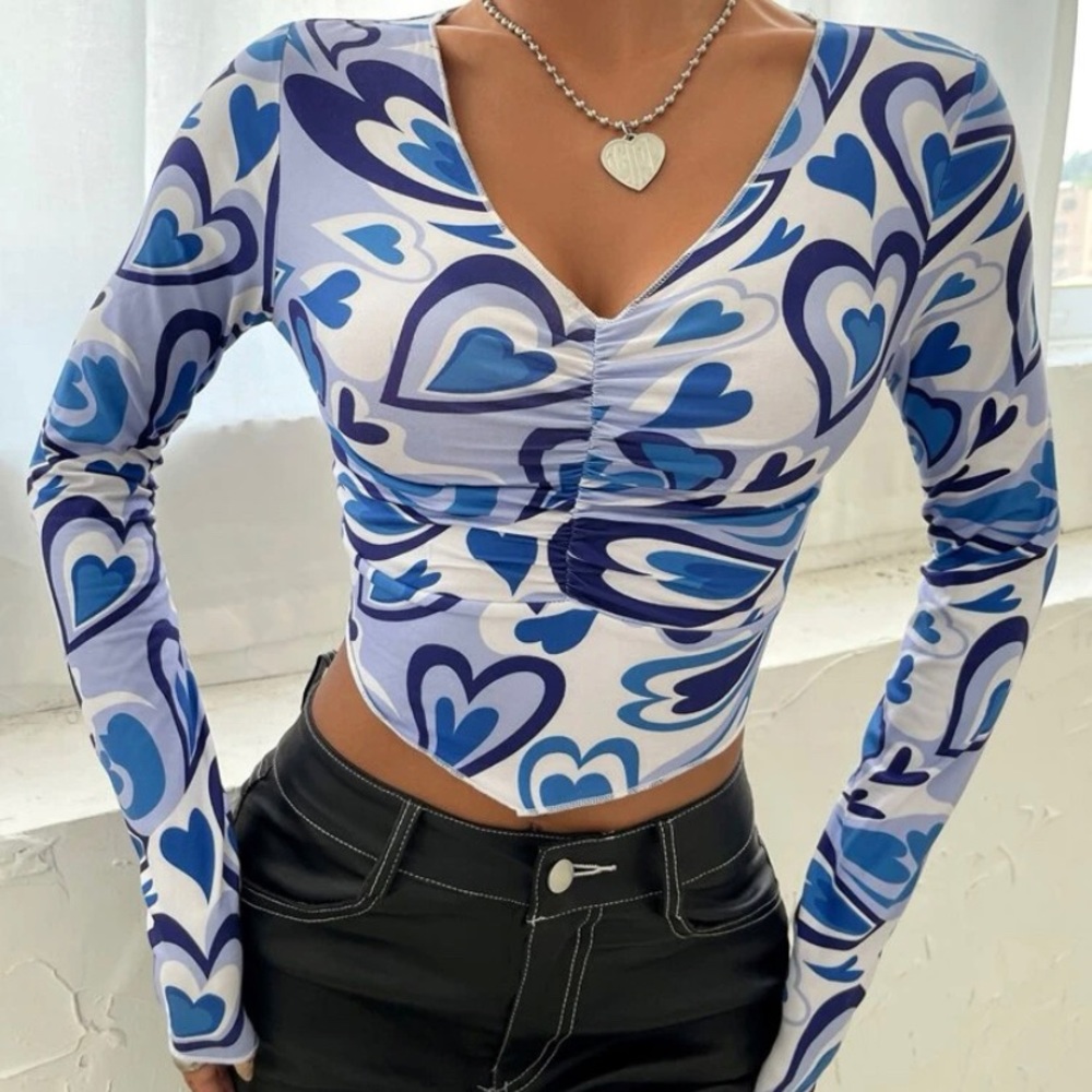Blue long sleeve heart crop-top